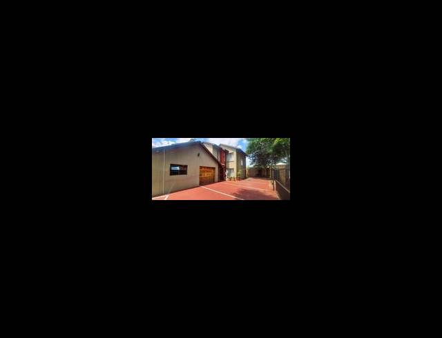 9 BEDROOM HOUSE FOR SALE IN WIERDA PARK